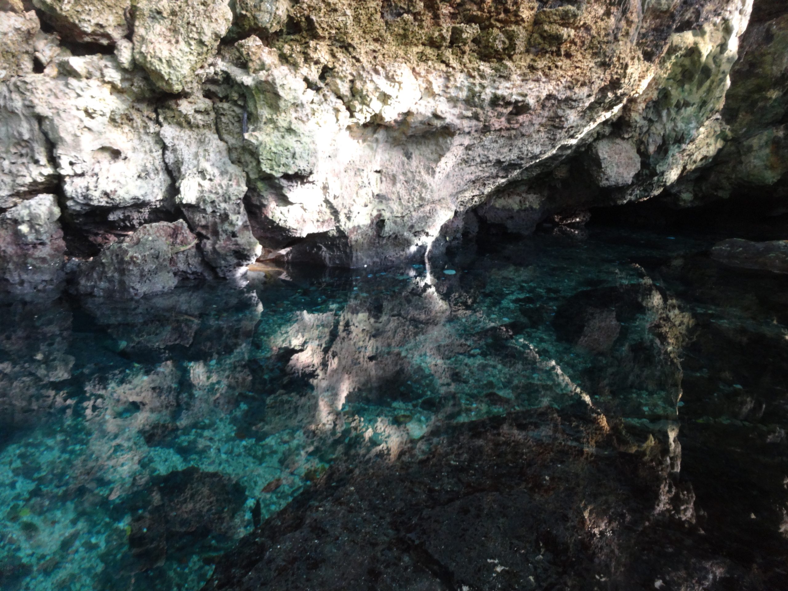 Wisata Goa Air Kontamale, Wanci, Pulau Wangi-Wangi